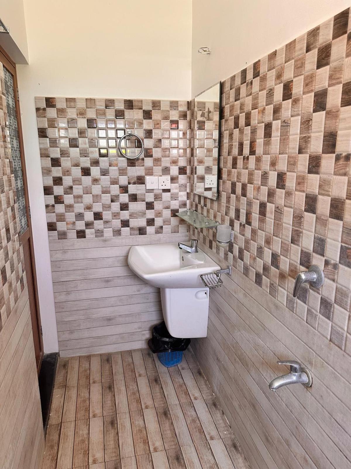 Holiday Villa Trincomalee Εξωτερικό φωτογραφία
